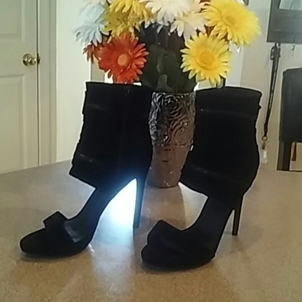 💰💰C Label 5" Black Booties💰💰